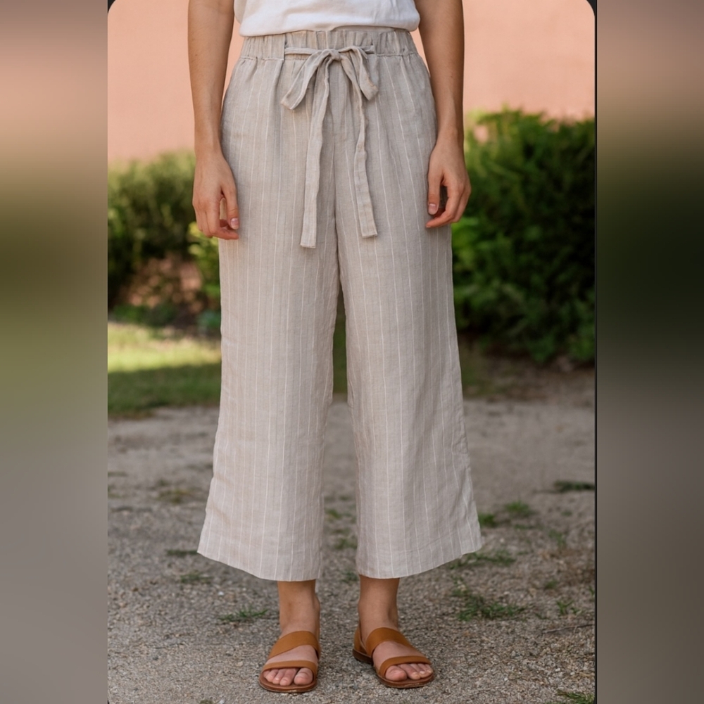 Pink Martini Light Gray Linen Wide-Leg Cropped Pants, Size Medium